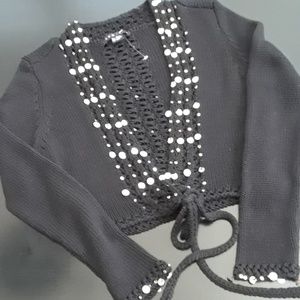 ROXIE B...NWOT... CROP SWEATER..MEDIUM